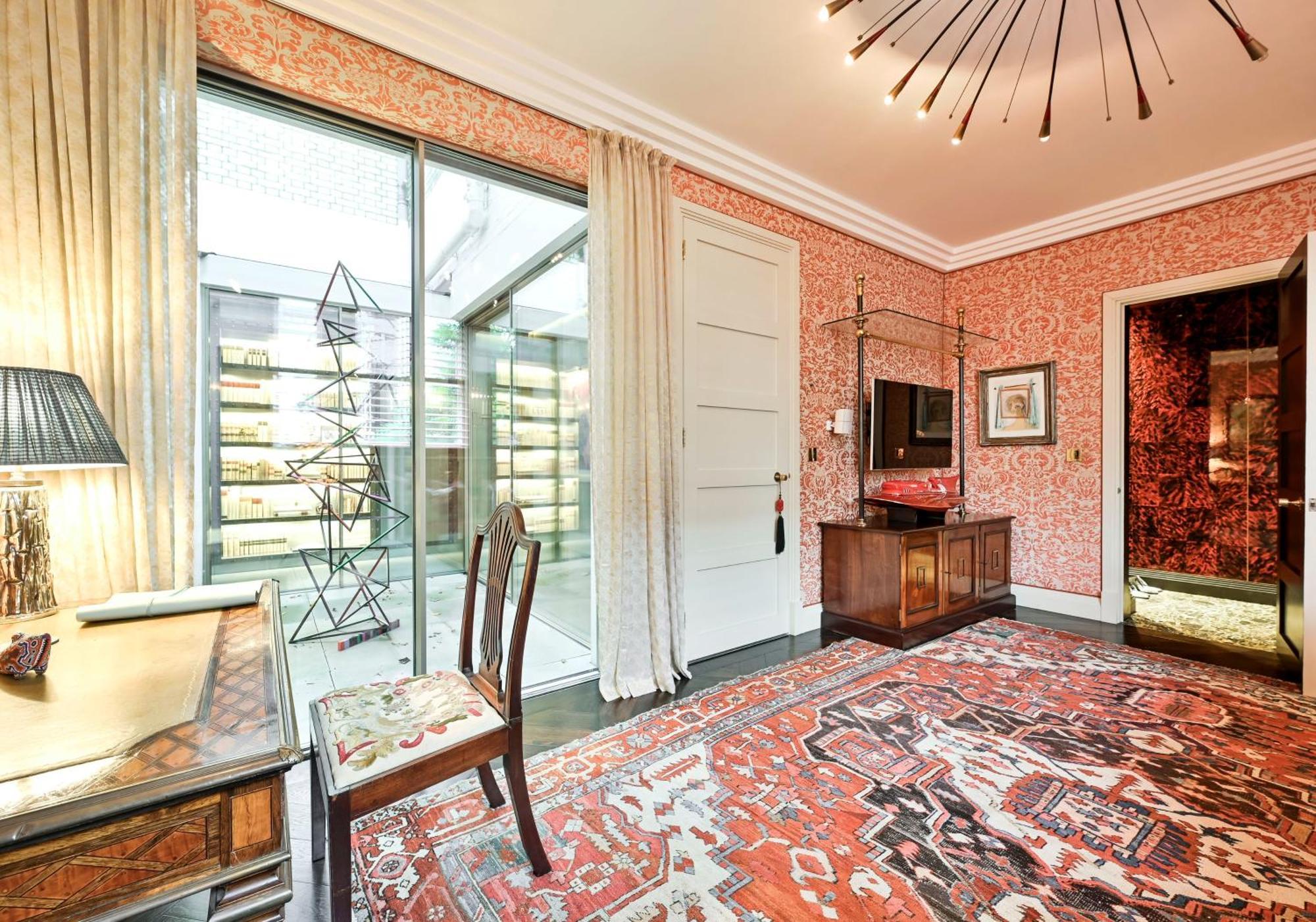 Apartment Phillimore Gardens