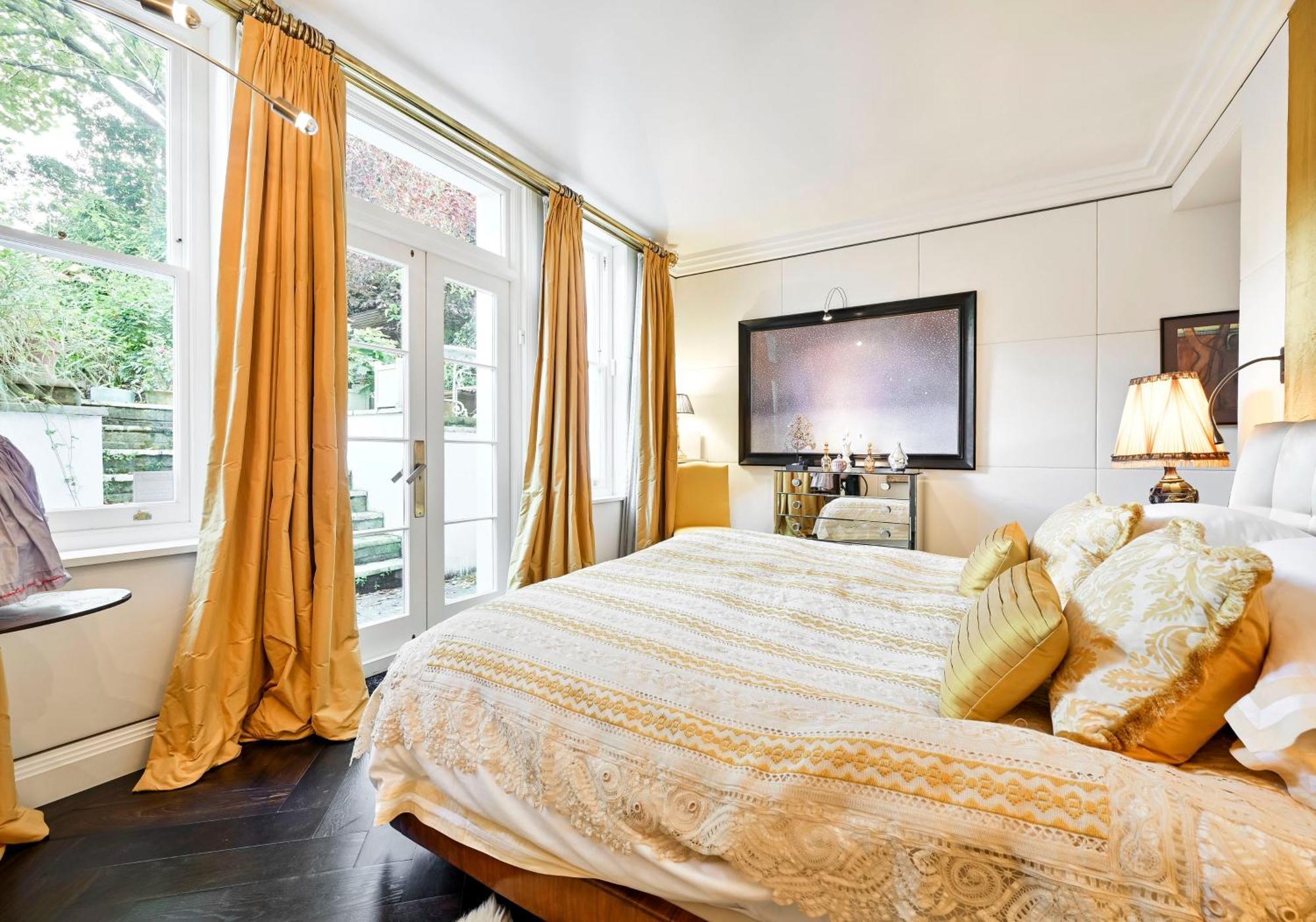 Phillimore Gardens Apartment London