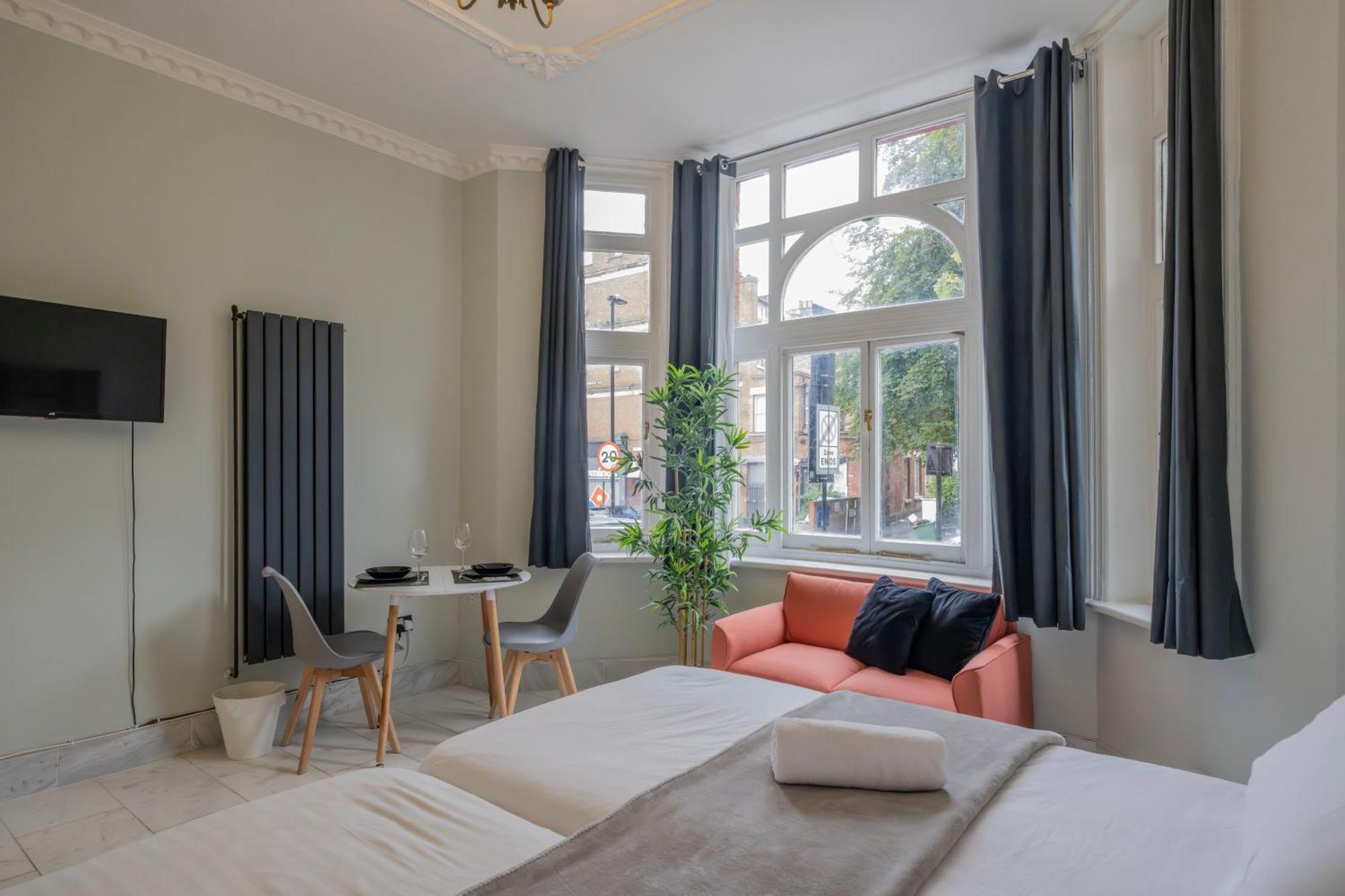 Apartment Finchley Road & By Dc