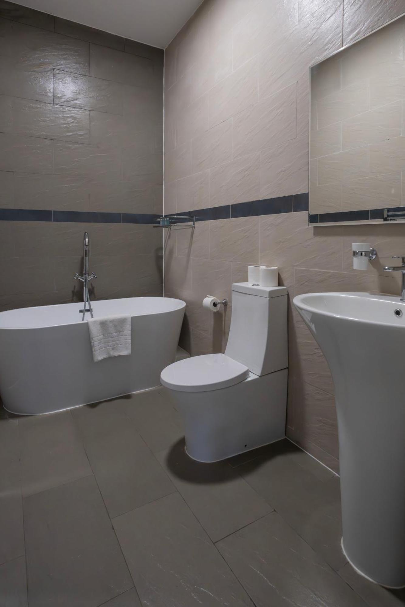 Finchley Road & By Dc * London
