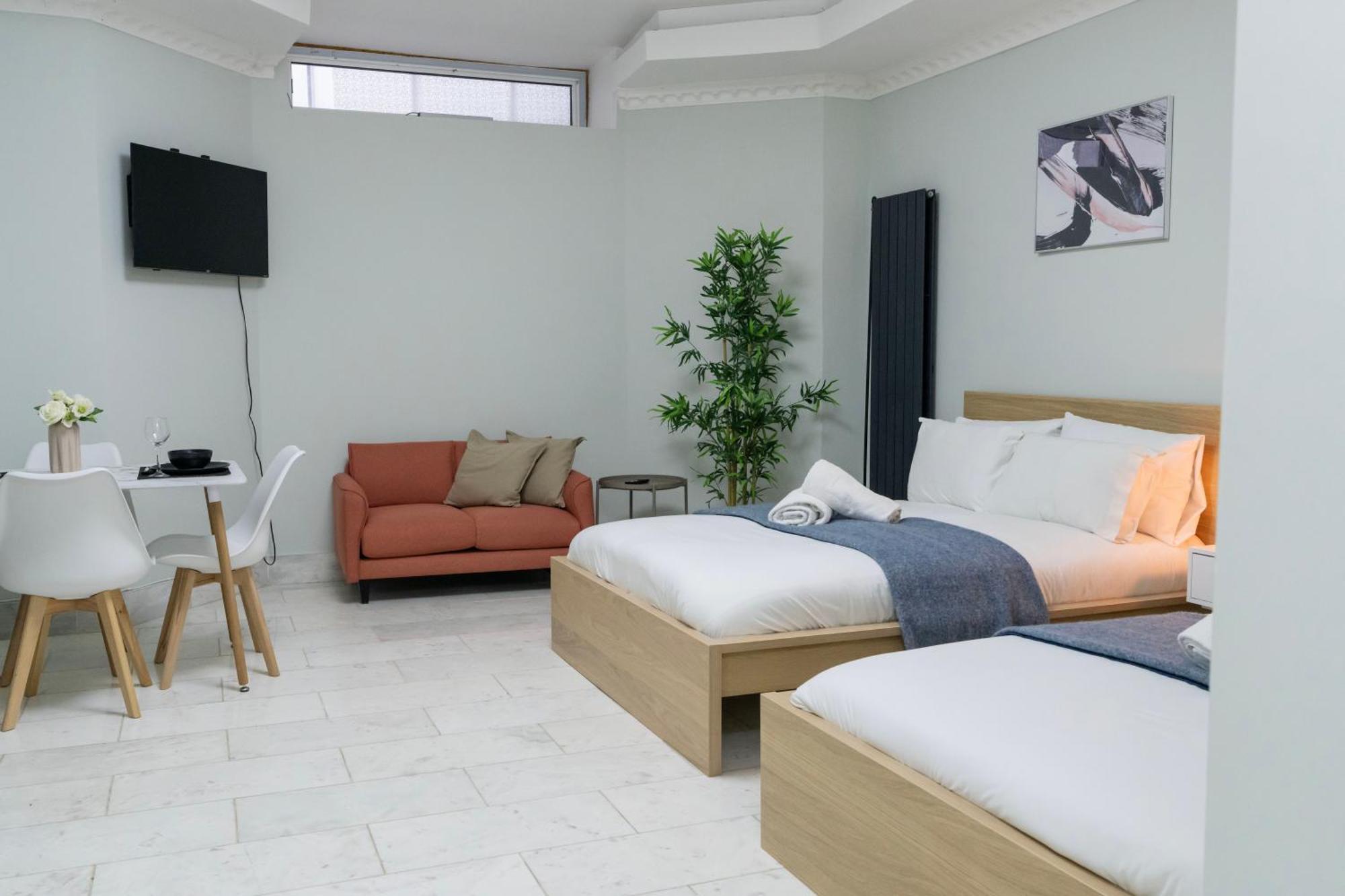 Finchley Road & By Dc * London
