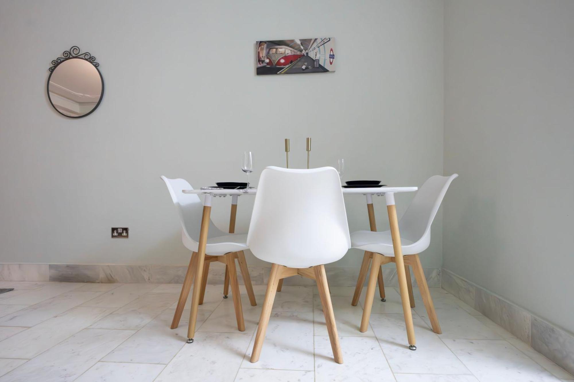 Finchley Road & By Dc * London