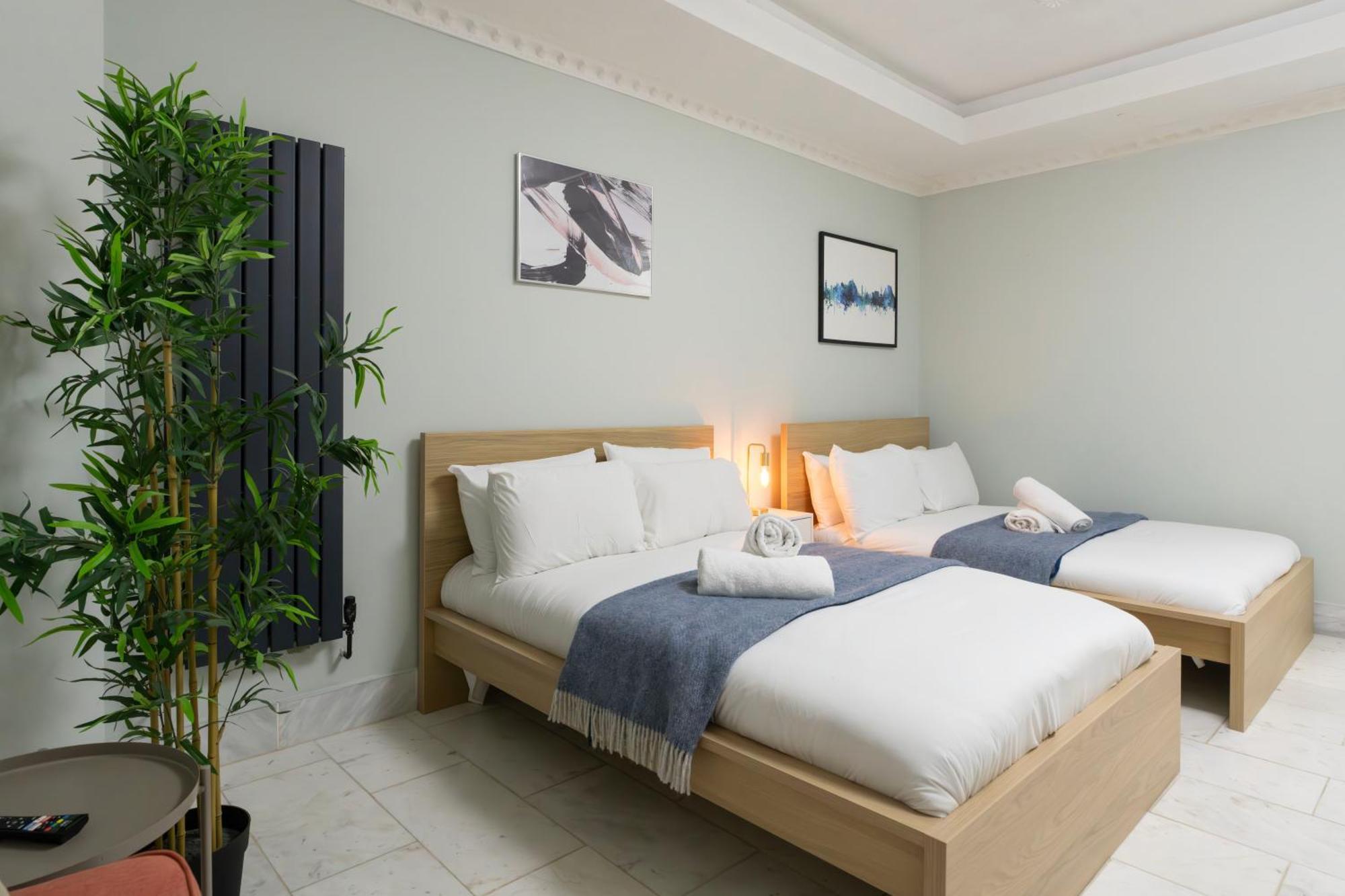 Apartment Finchley Road & By Dc London