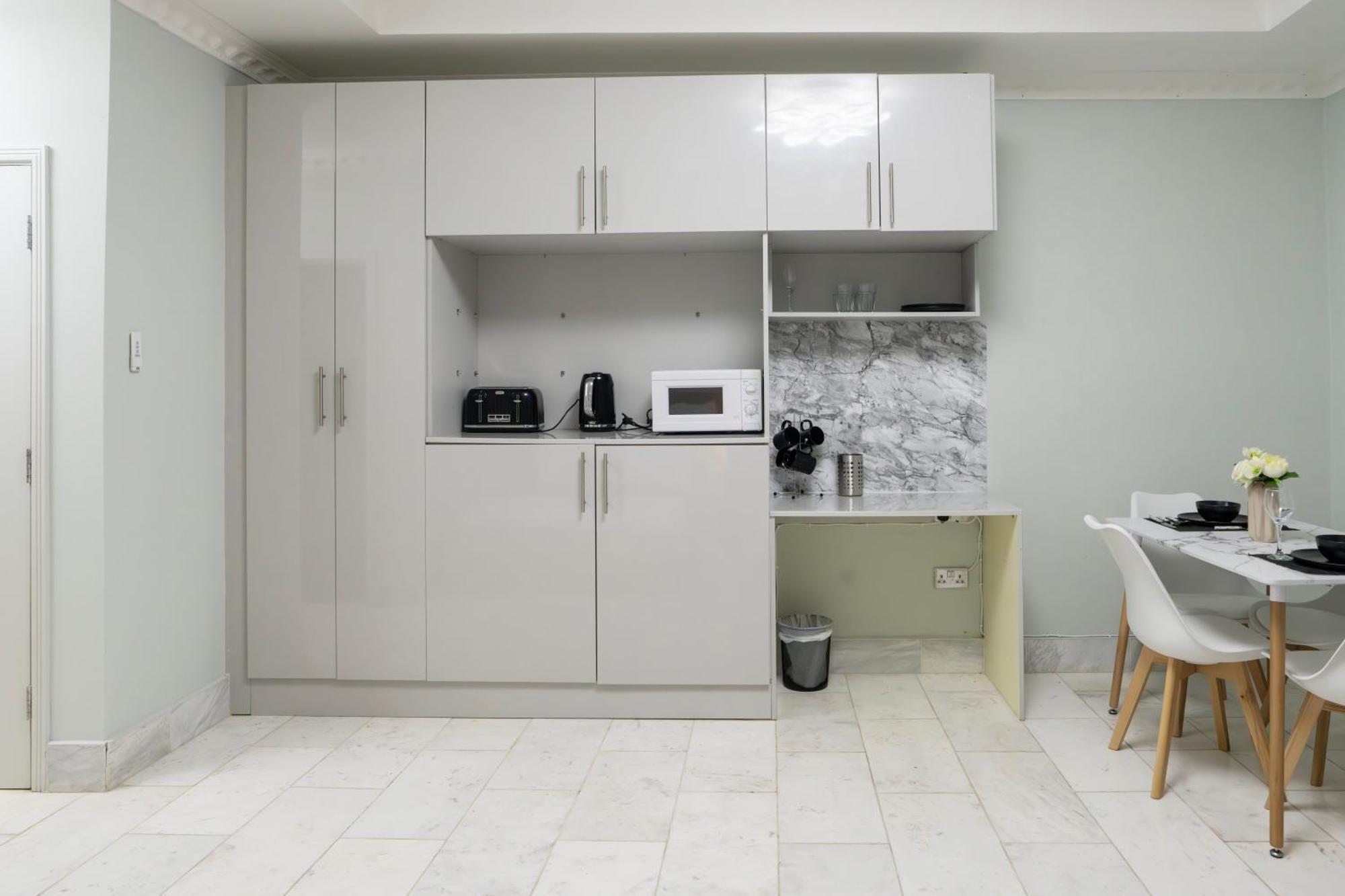 Finchley Road & By Dc Apartment London