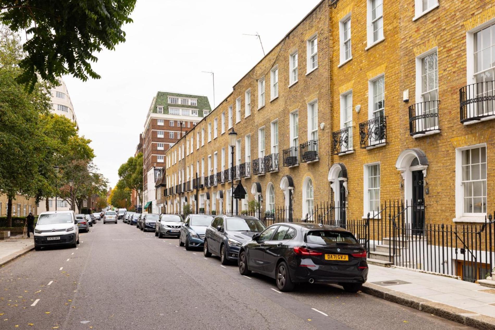 The Impressionists Fireplace - 3 Bedroom In Chelsea London