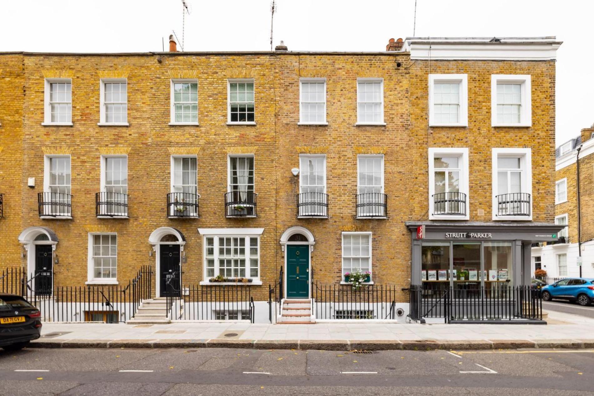 The Impressionists Fireplace - 3 Bedroom In Chelsea London
