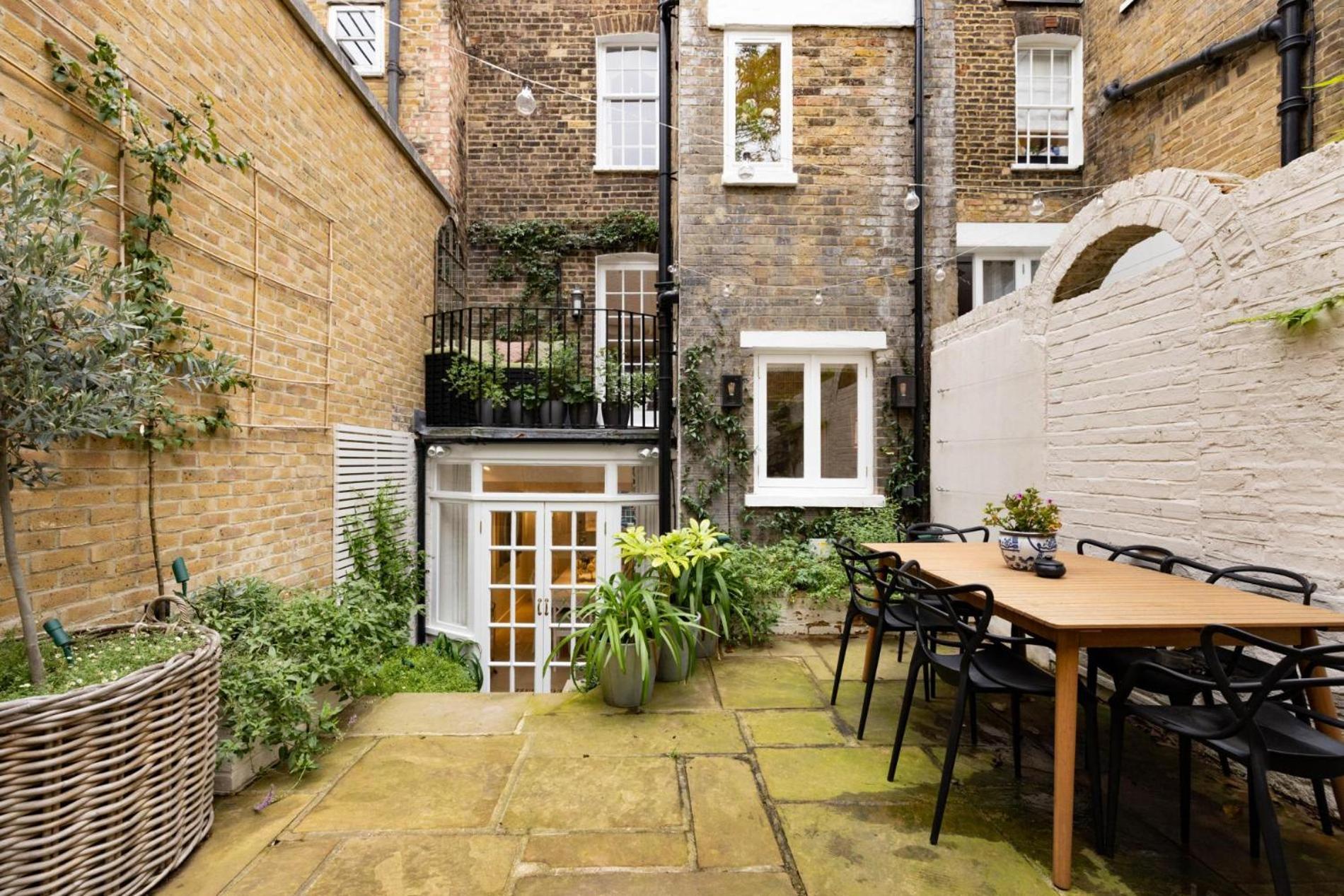 The Impressionists Fireplace - 3 Bedroom In Chelsea Apartment *