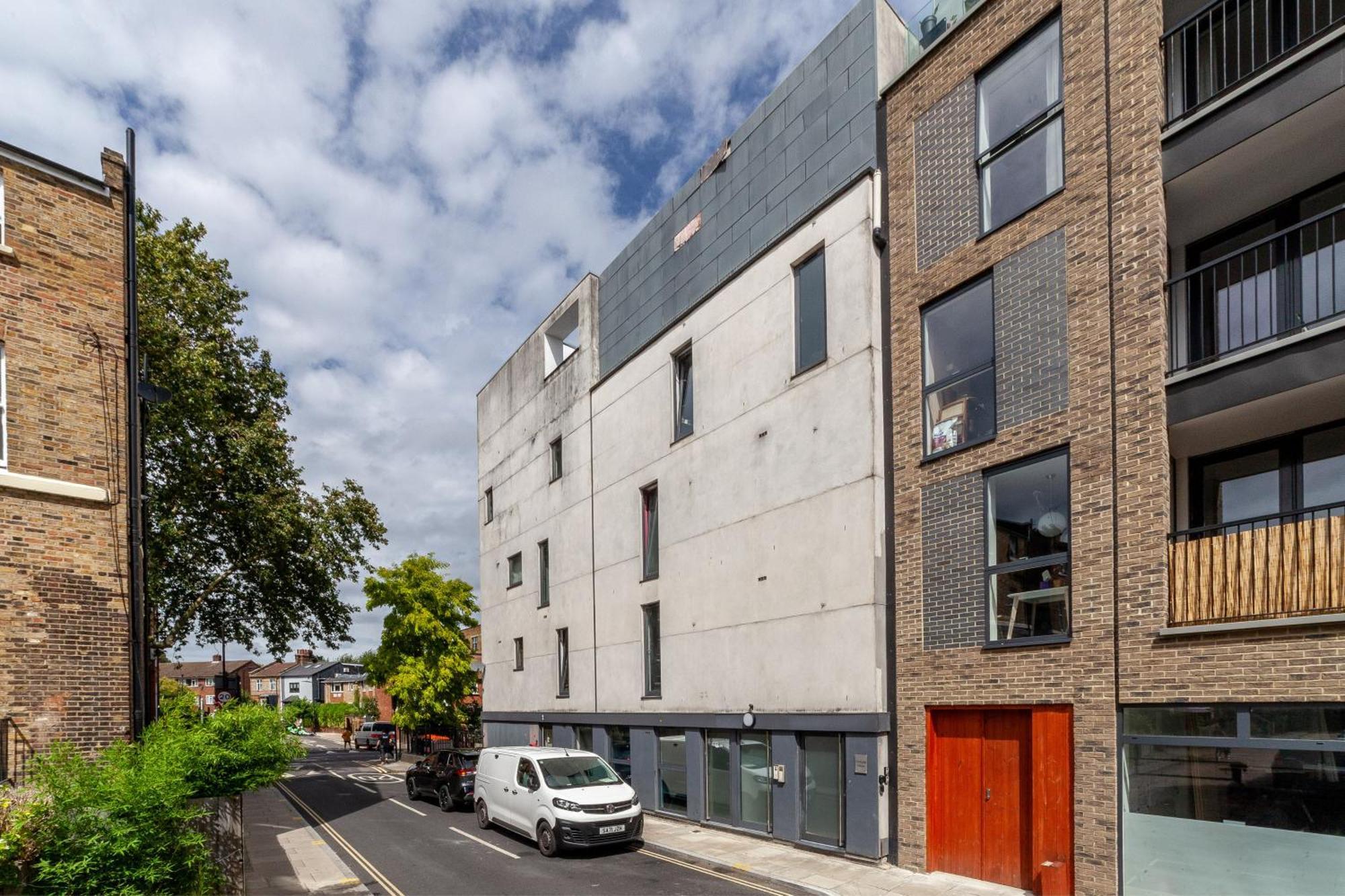 Modern 3 Bed & 3 Bathrooms Flat, Hackney Downs Apartment London