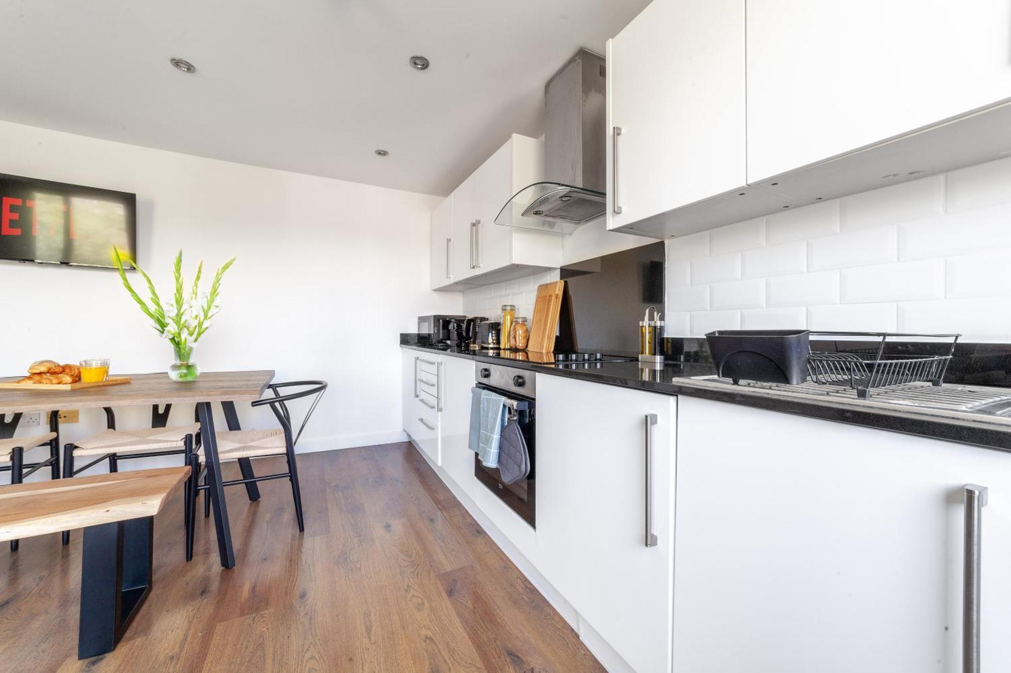 Modern 3 Bed & 3 Bathrooms Flat, Hackney Downs Apartment