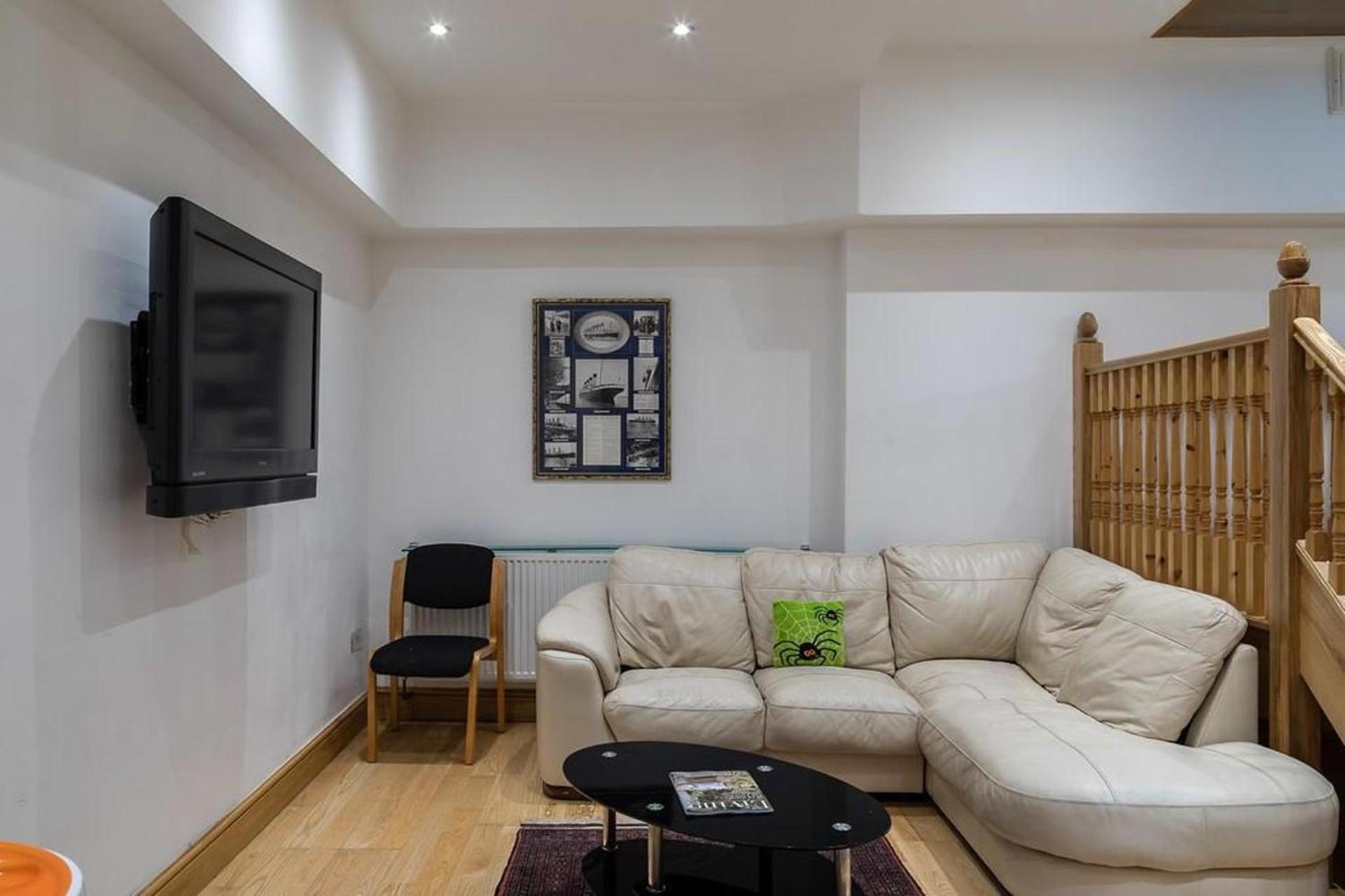 Specious Family Kensington House - 5 Bedrooms