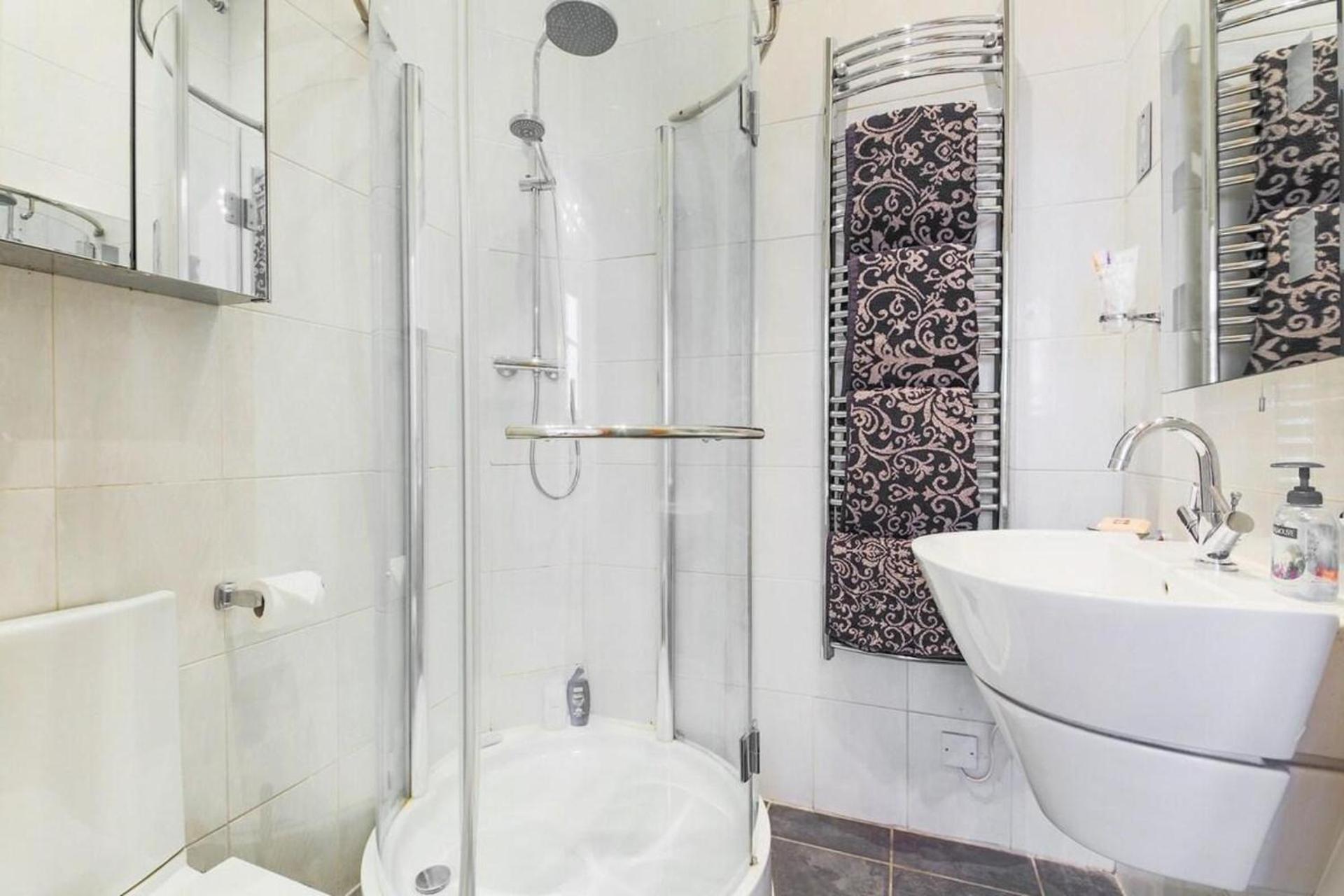 Specious Family Kensington House - 5 Bedrooms