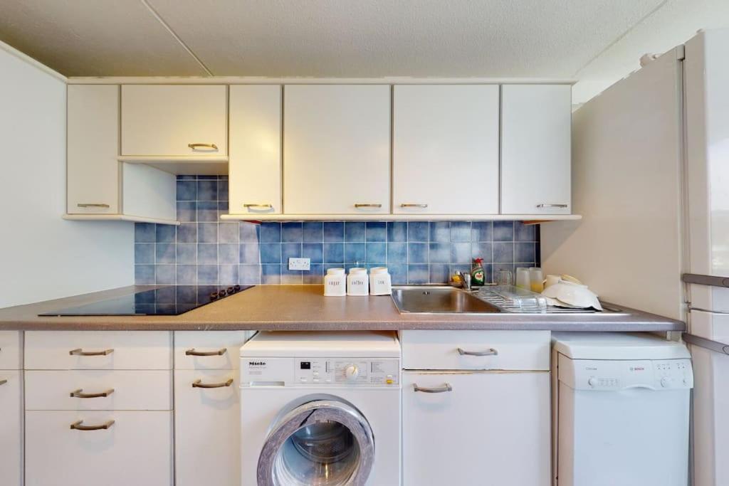 Canal View 2bd Flat - Regents Park! Apartment London