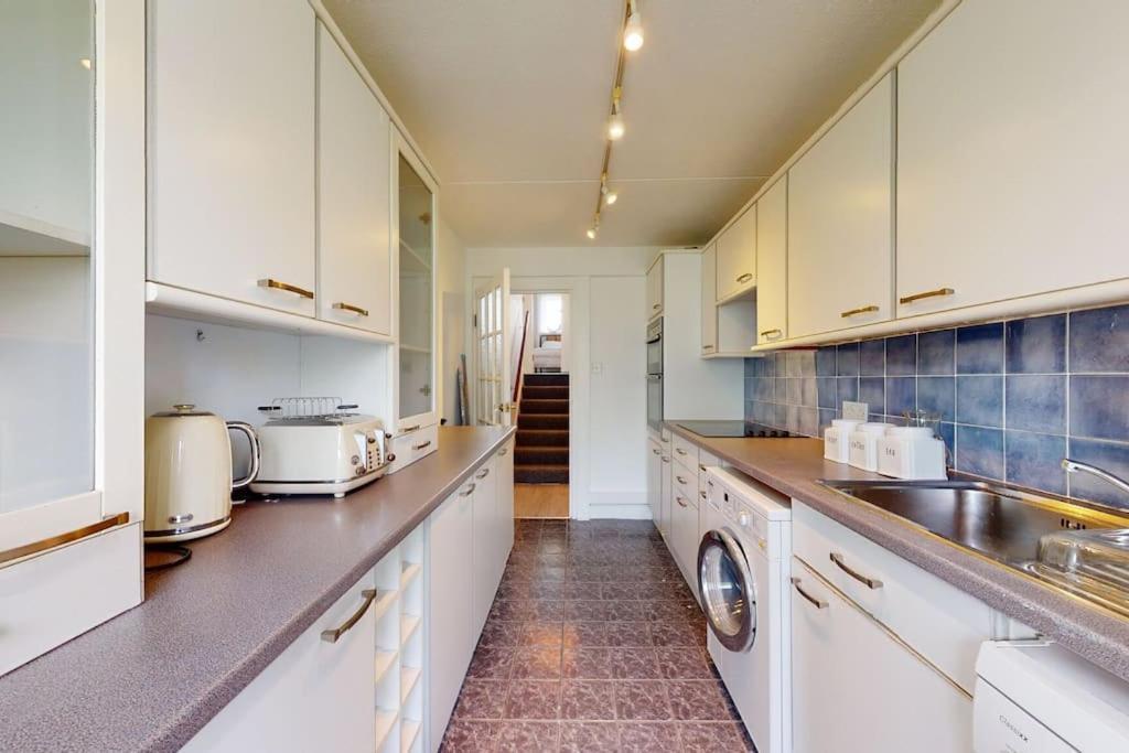 Canal View 2bd Flat - Regents Park! Apartment