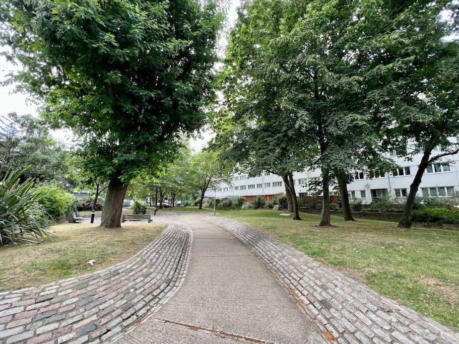 Canal View 2bd Flat - Regents Park! London