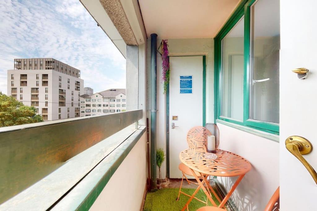 Canal View 2bd Flat - Regents Park! Apartment *