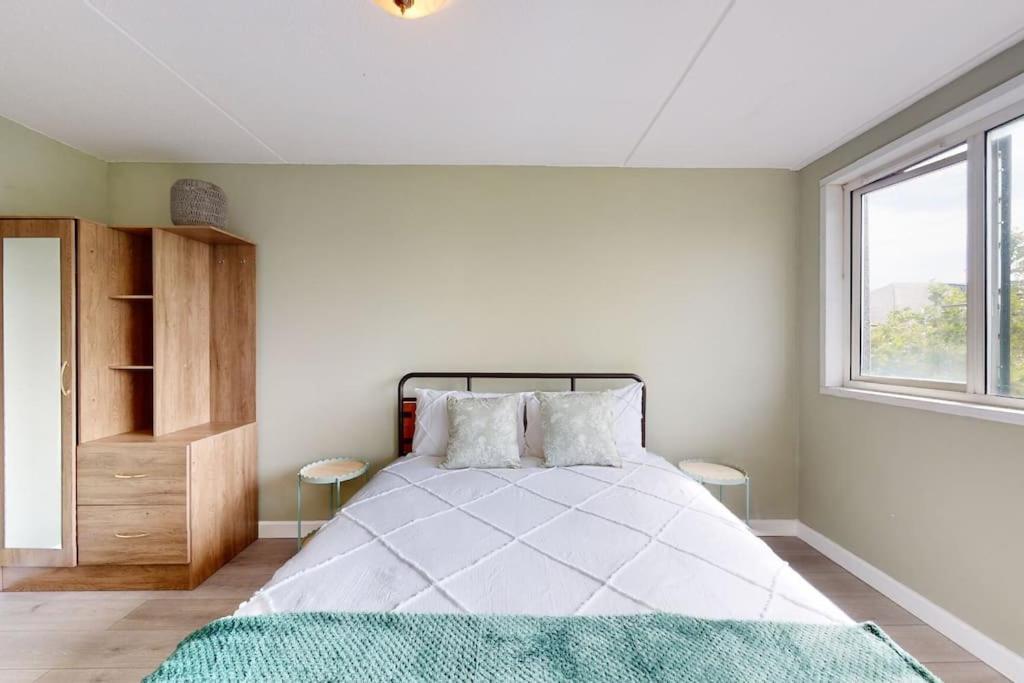 Canal View 2bd Flat - Regents Park! * London