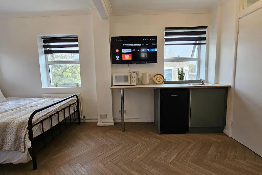 Newly Renovated & Ensuite Rooms! - Camberwell Apartment
