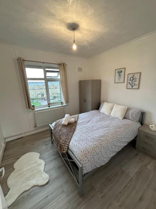 Chic 3 Bedroom Flat Ontower Bridge Leilighet London