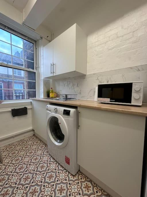 Chic 3 Bedroom Flat Ontower Bridge Leilighet London
