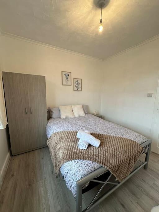 Chic 3 Bedroom Flat Ontower Bridge Leilighet London