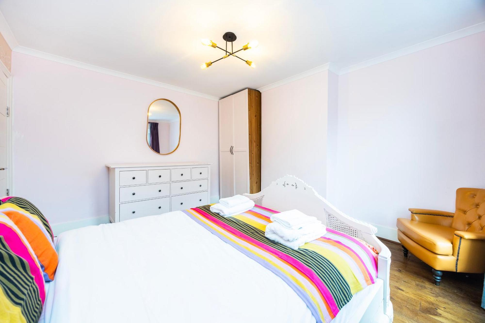 Spacious 2-bedroom In Balham Leilighet