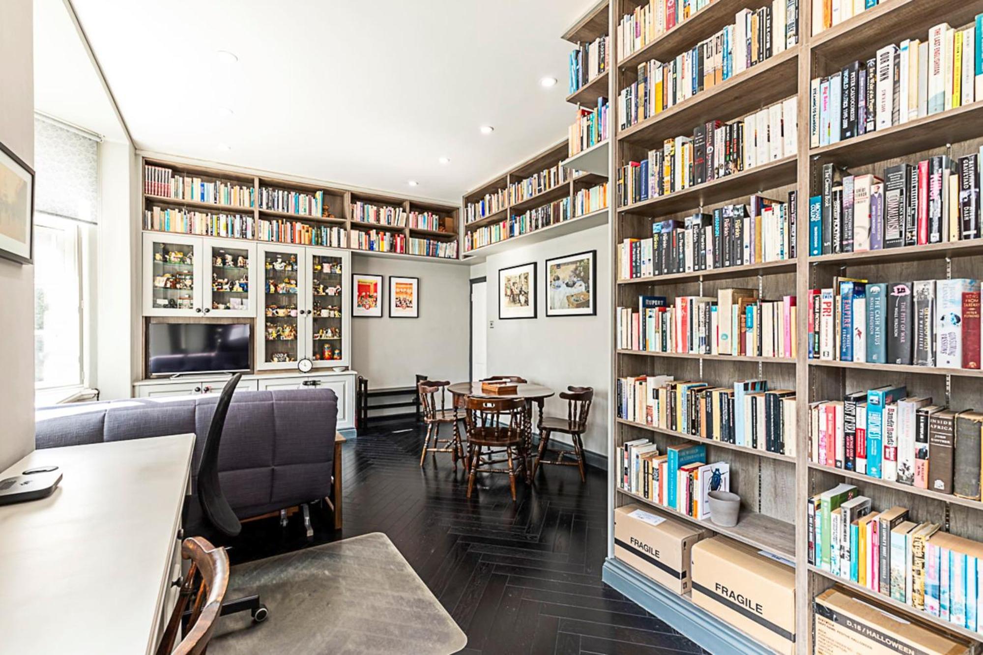 Book Lovers' West End Apartment