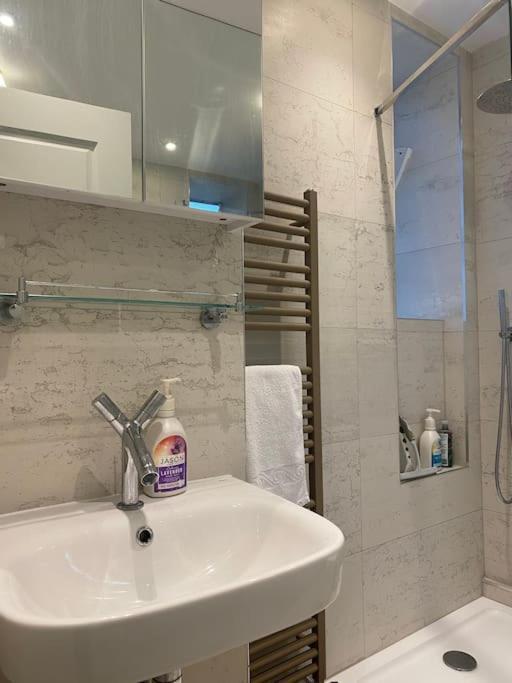 2-bedroom Flat With Garden Near Regent's Park *