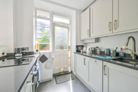 2-bedroom Flat With Garden Near Regent's Park Appartement