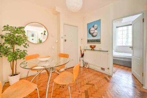 2-bedroom Flat With Garden Near Regent's Park Appartement Londen