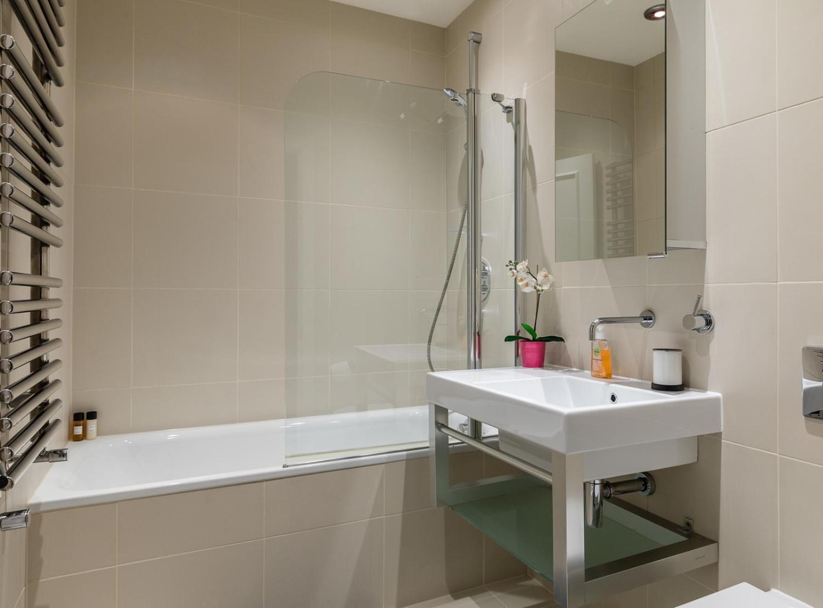 Picktheplace 3-bedroom Portman Square Londen