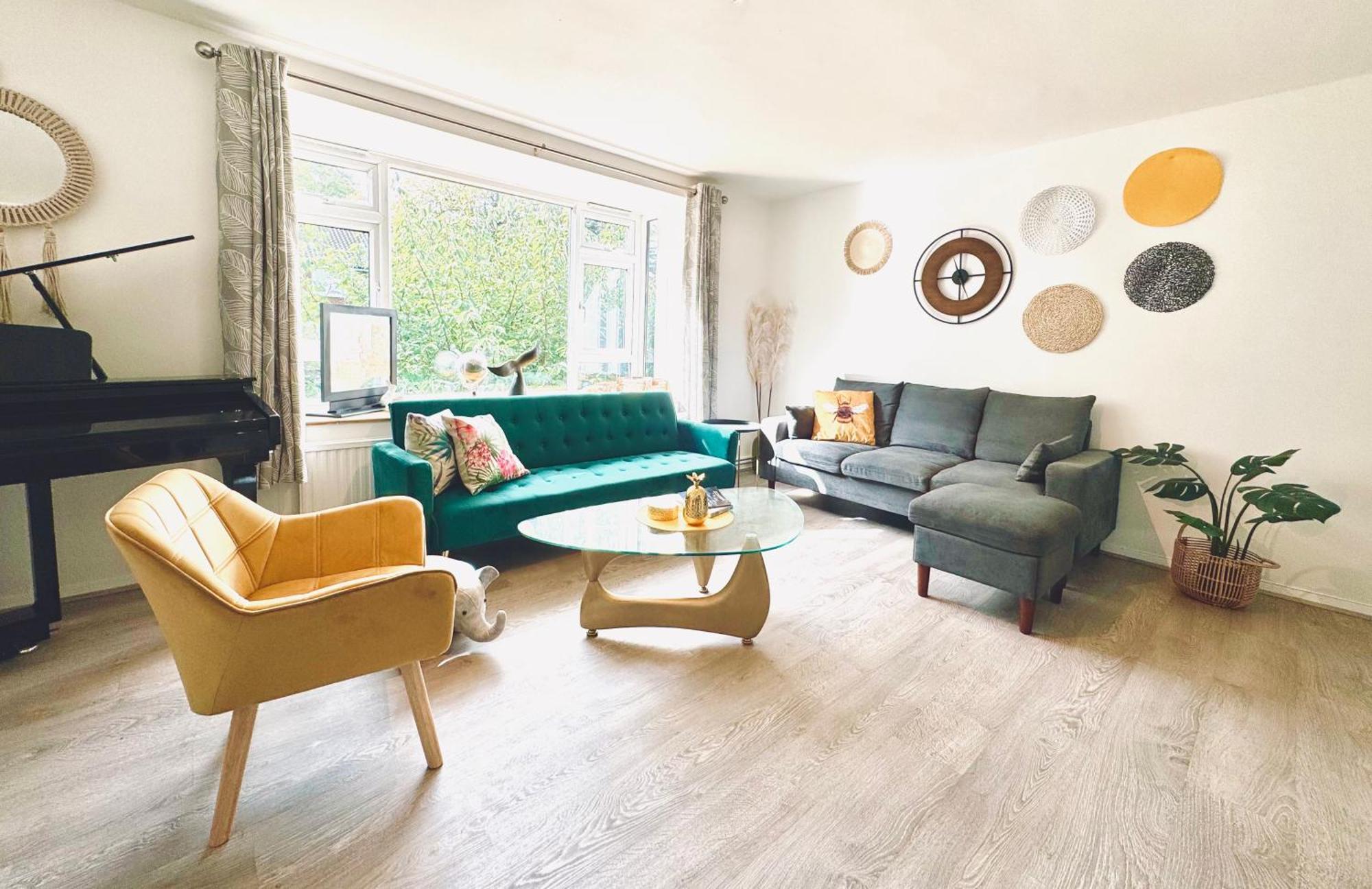 Apartment Spacious, Stylish Close To Transport *