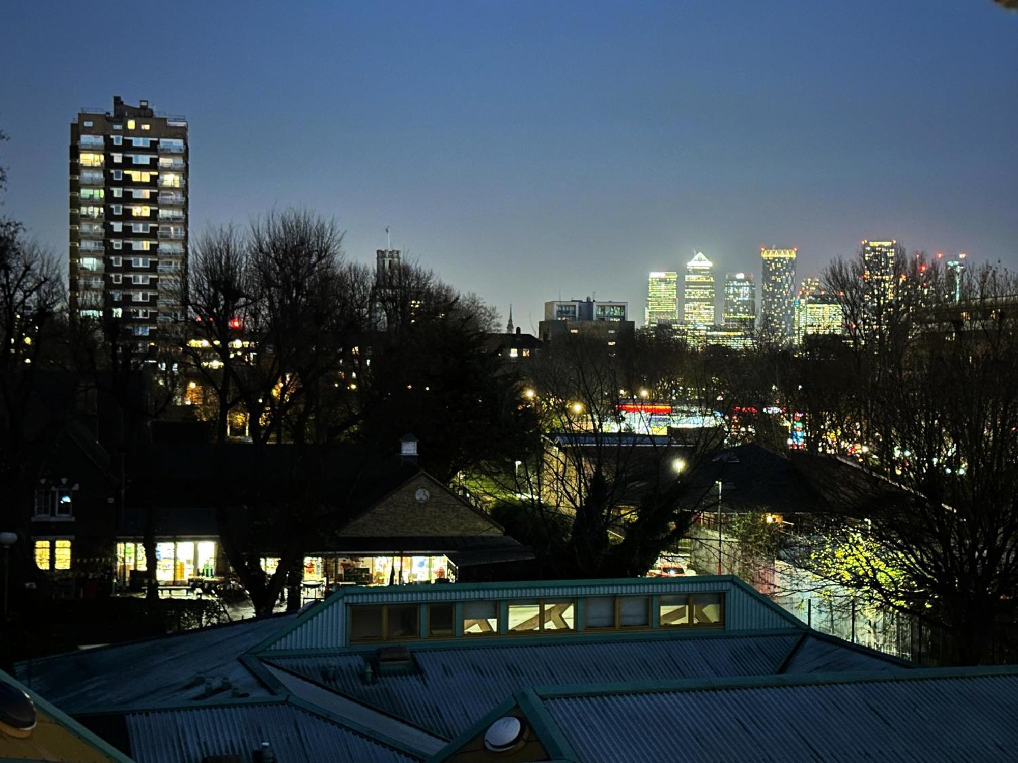 Betty's Place In Tower Hill - 2 Double Beds, Max 4 People, Great Location In