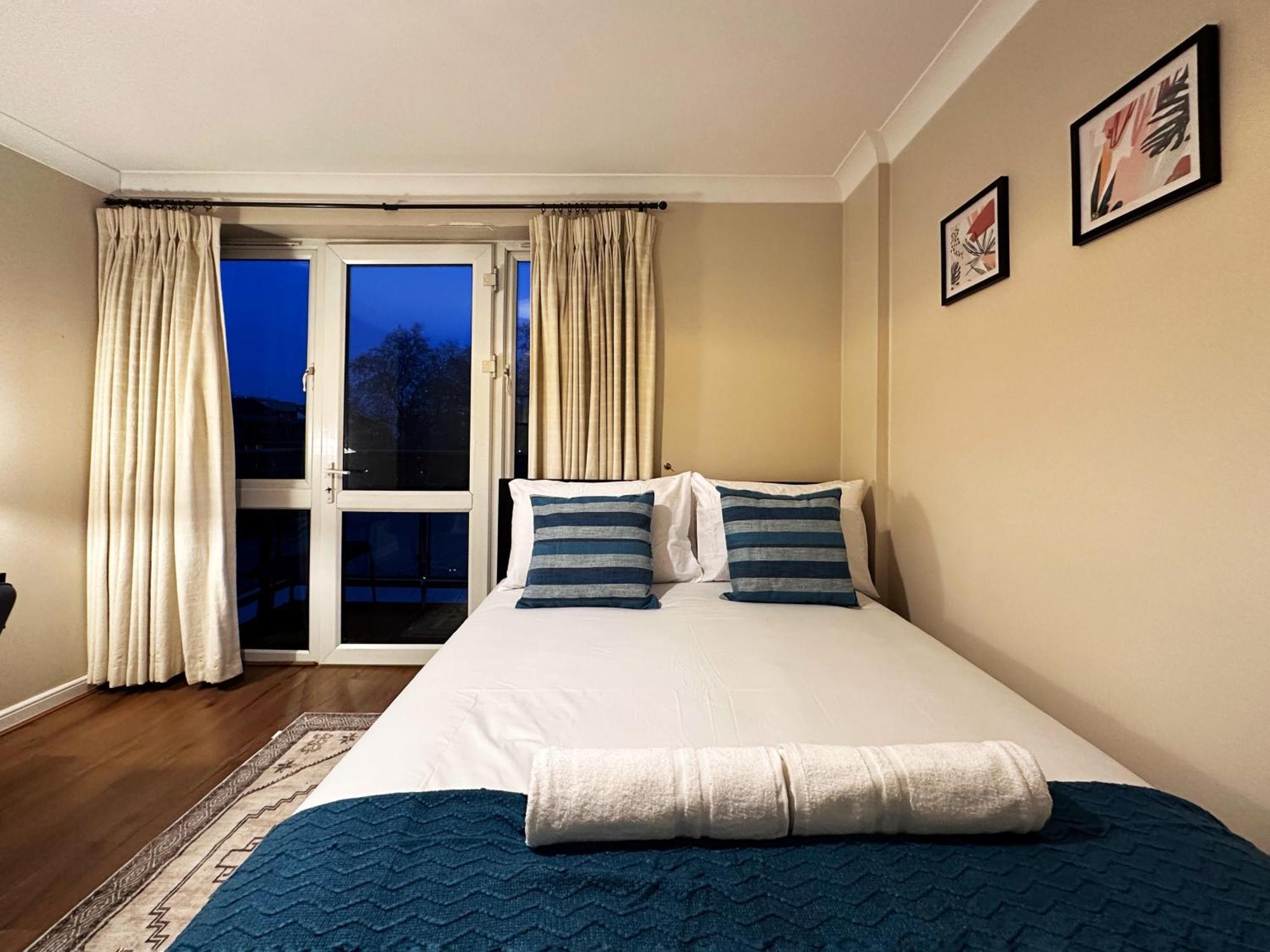 Betty's Place In Tower Hill - 2 Double Beds, Max 4 People, Great Location In *