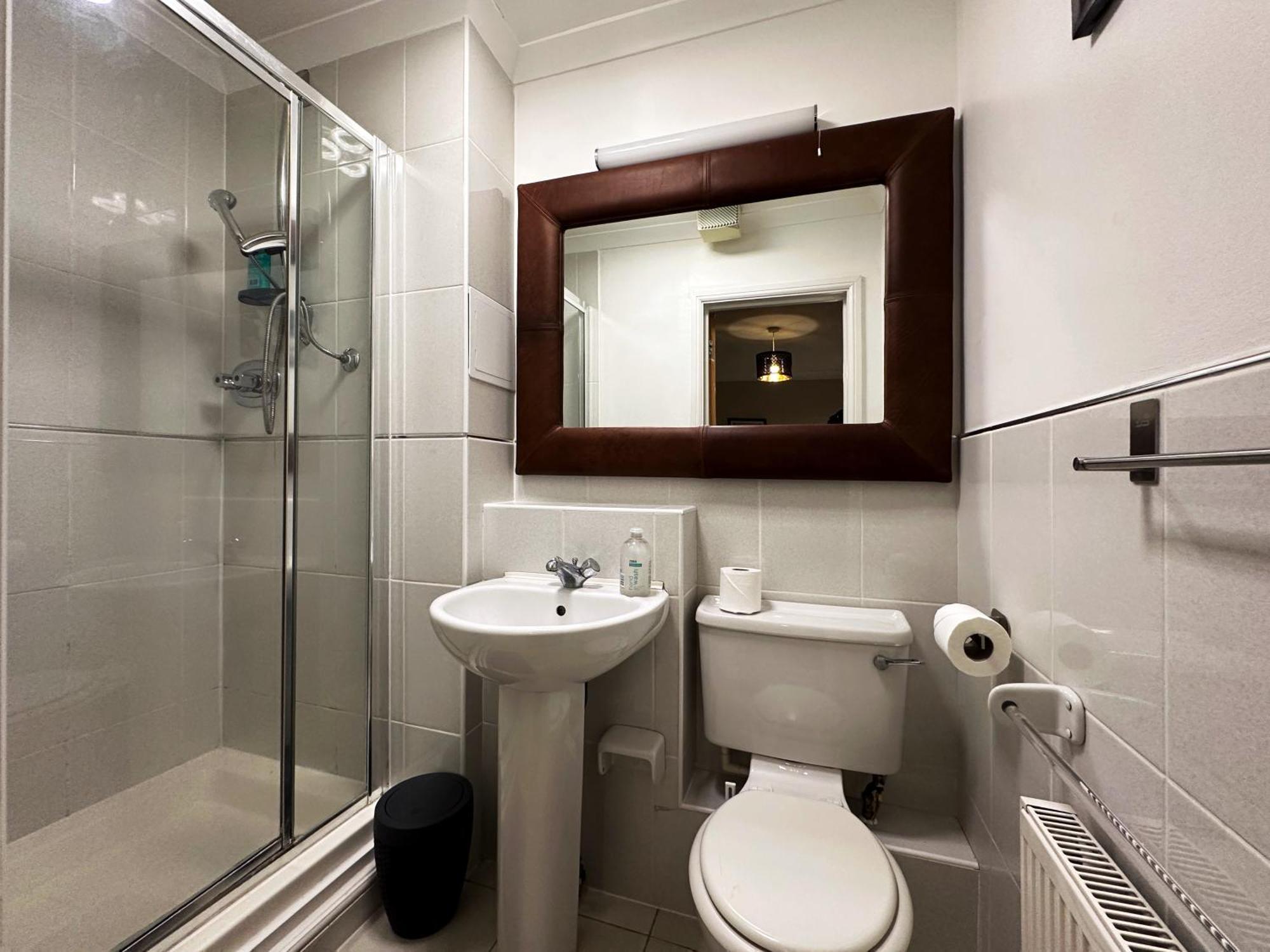 Appartement Betty's Place In Tower Hill - 2 Double Beds, Max 4 People, Great Location In