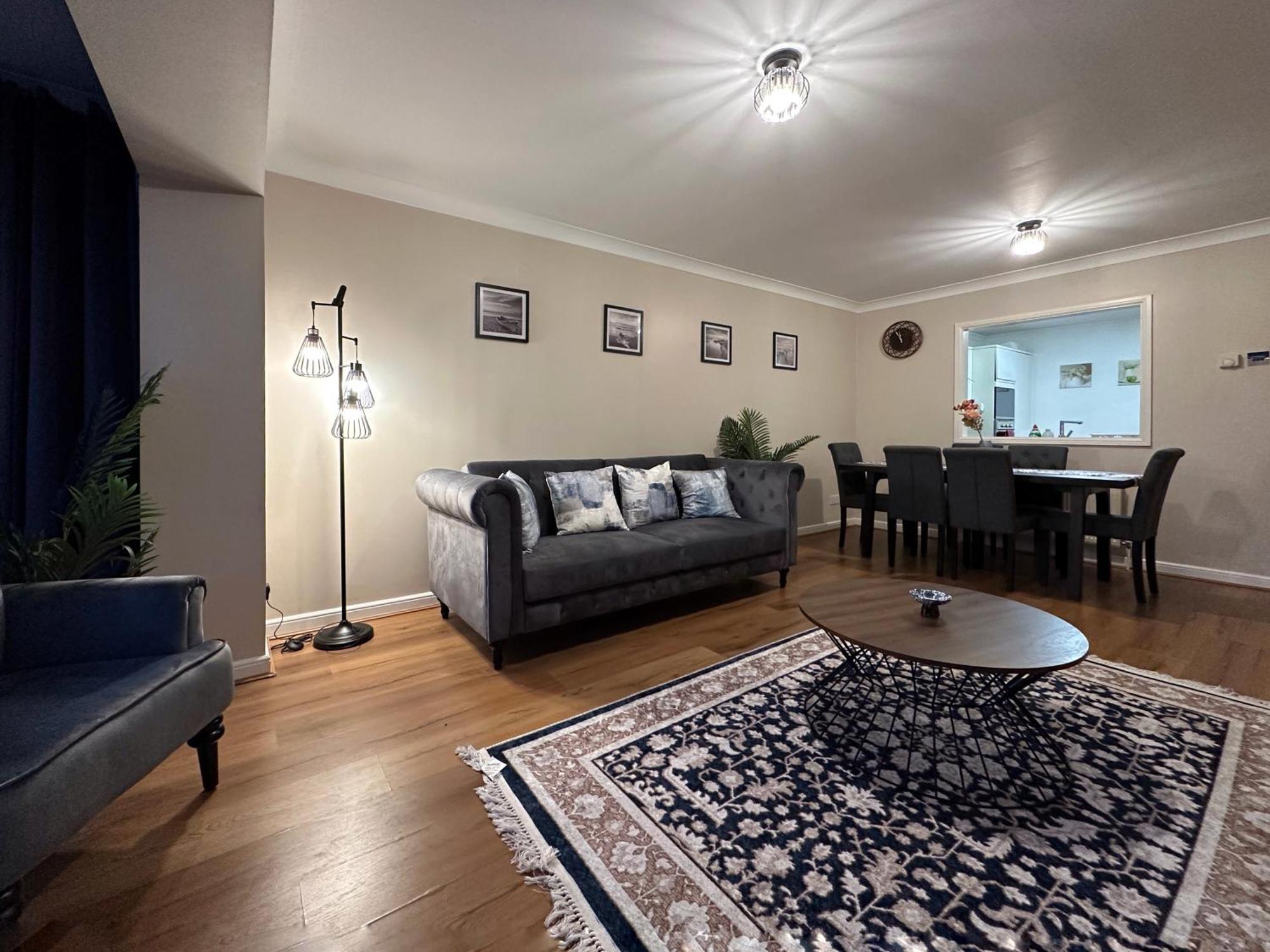 Betty's Place In Tower Hill - 2 Double Beds, Max 4 People, Great Location In *