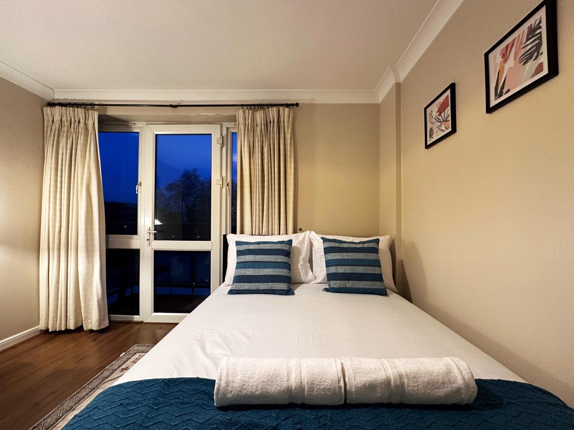 Betty's Place In Tower Hill - 2 Double Beds, Max 4 People, Great Location In *