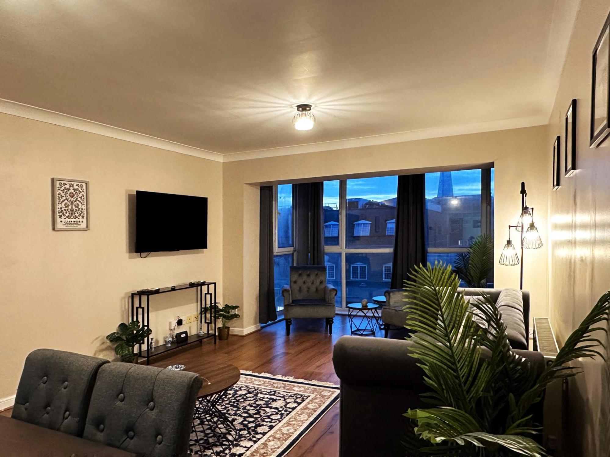 Betty's Place In Tower Hill - 2 Double Beds, Max 4 People, Great Location In Appartement Londen