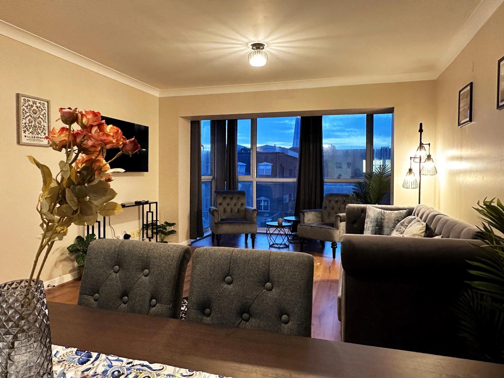 Betty's Place In Tower Hill - 2 Double Beds, Max 4 People, Great Location In