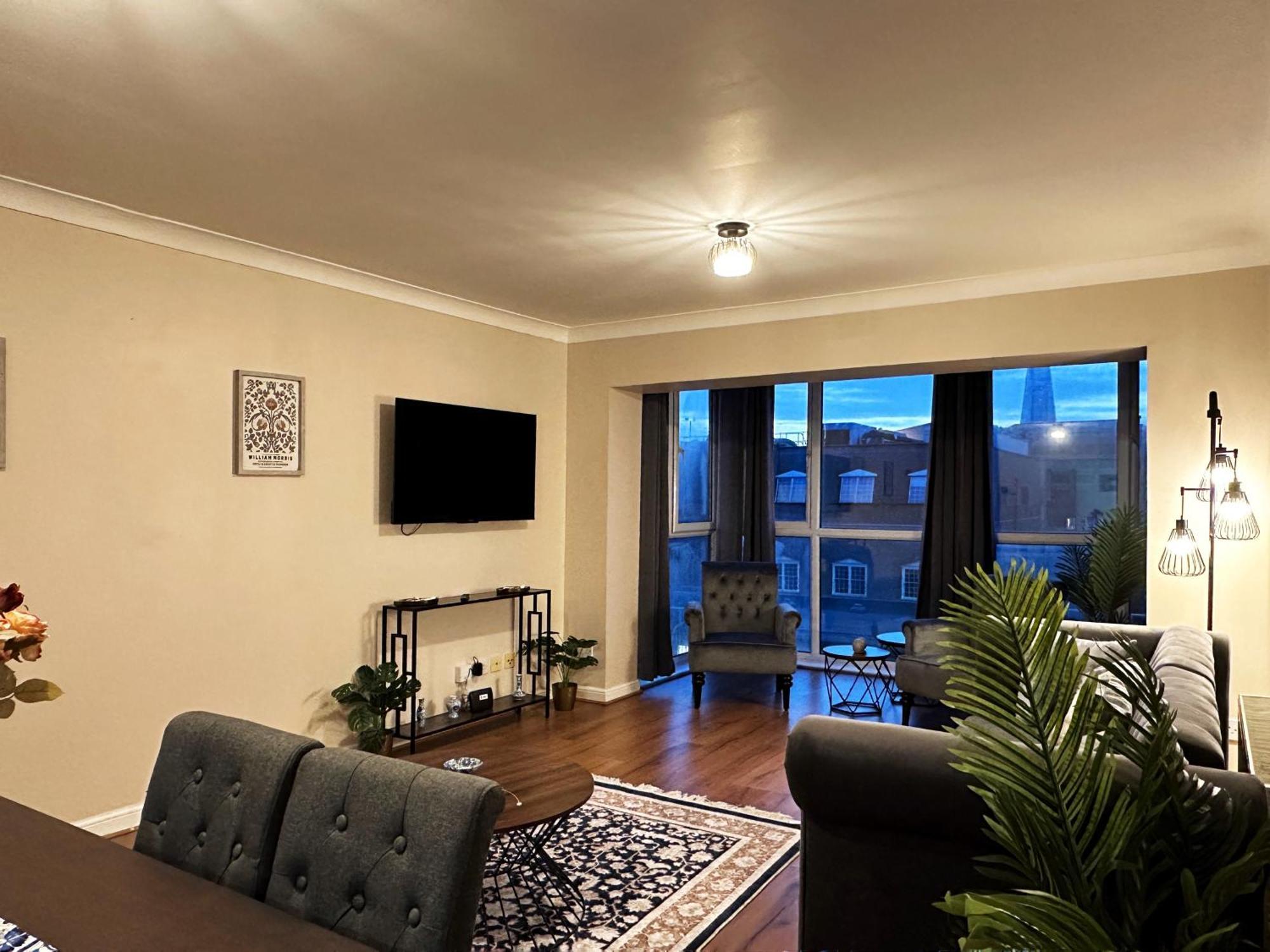 Betty's Place In Tower Hill - 2 Double Beds, Max 4 People, Great Location In *