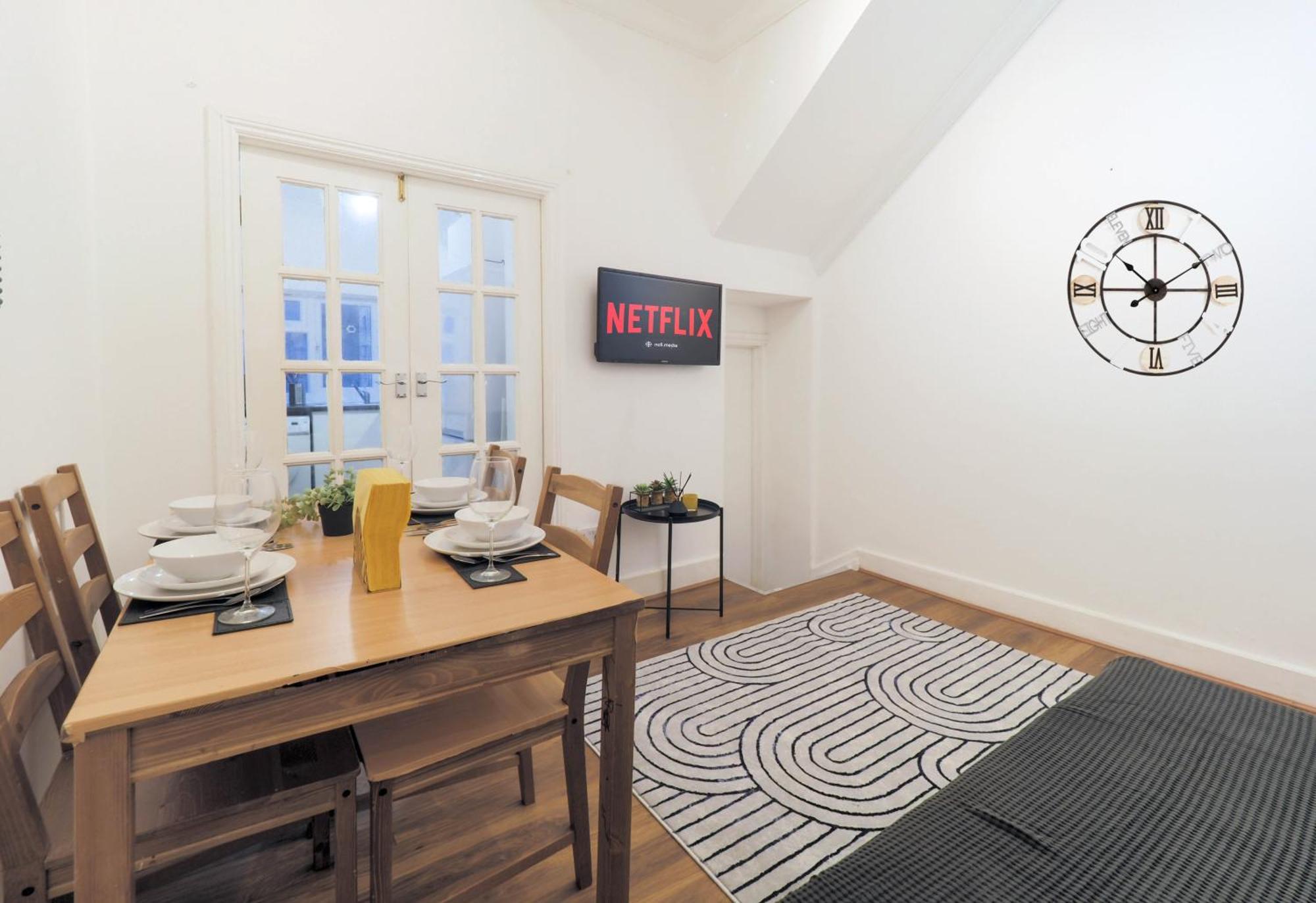 F1 Cozy 2 Bed Flat Opposite Olympia Sleeps 5 People Leilighet