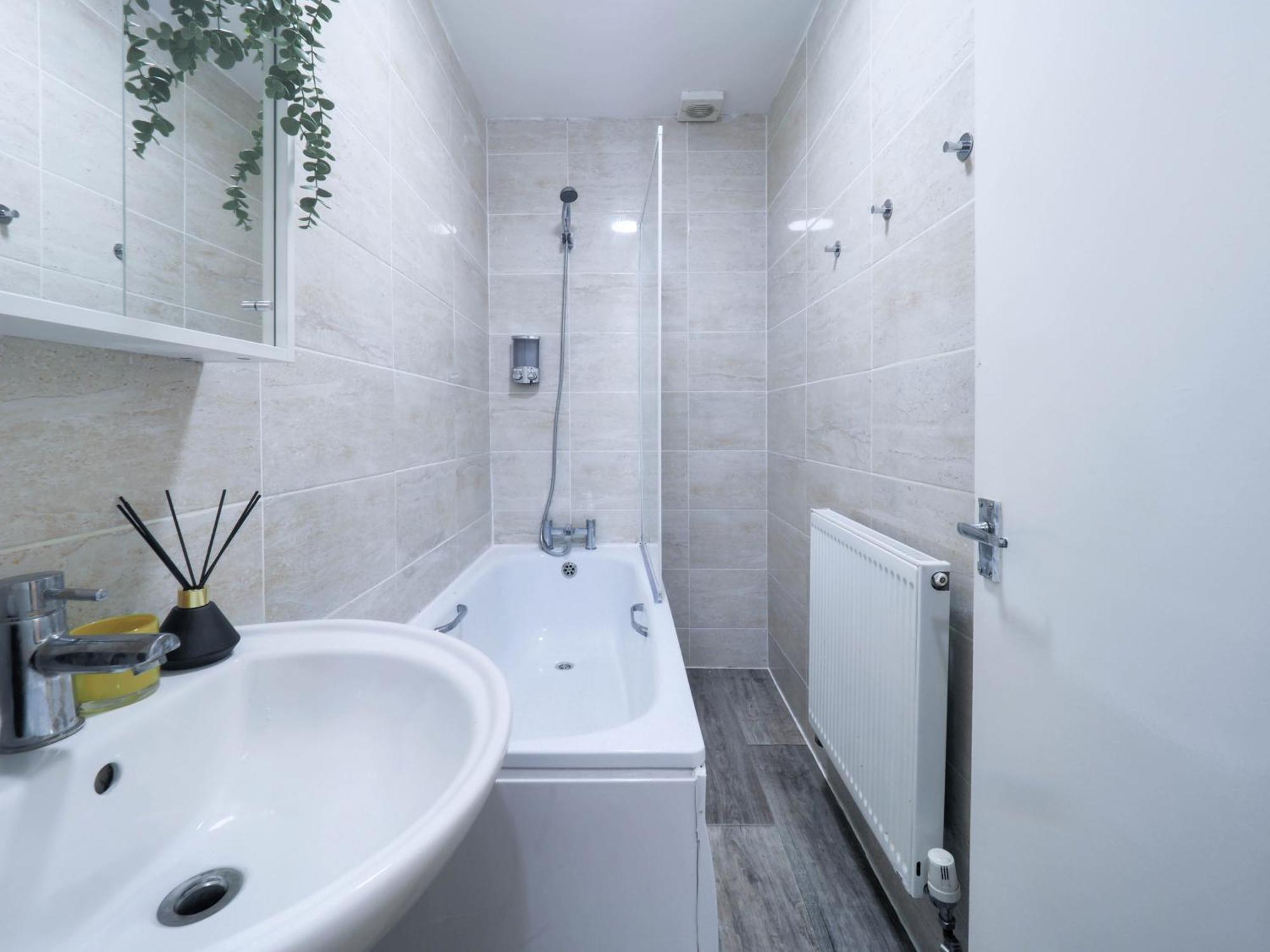 Leilighet F1 Cozy 2 Bed Flat Opposite Olympia Sleeps 5 People