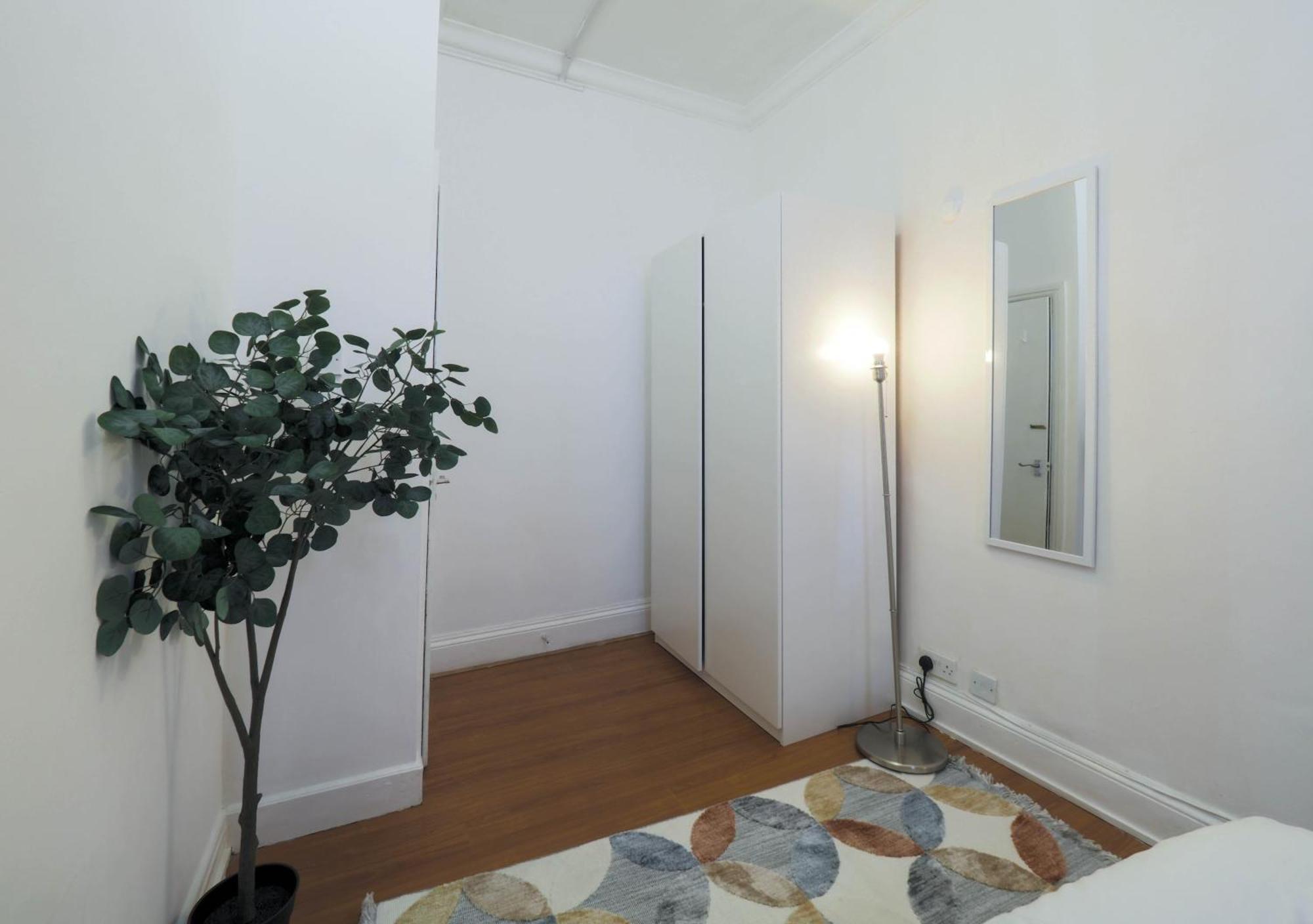 Leilighet F1 Cozy 2 Bed Flat Opposite Olympia Sleeps 5 People
