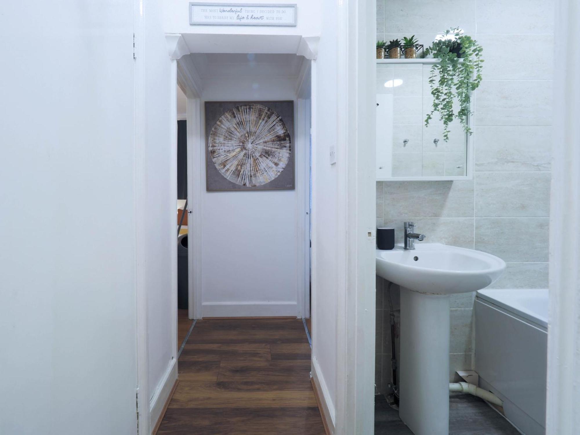 F1 Cozy 2 Bed Flat Opposite Olympia Sleeps 5 People Leilighet
