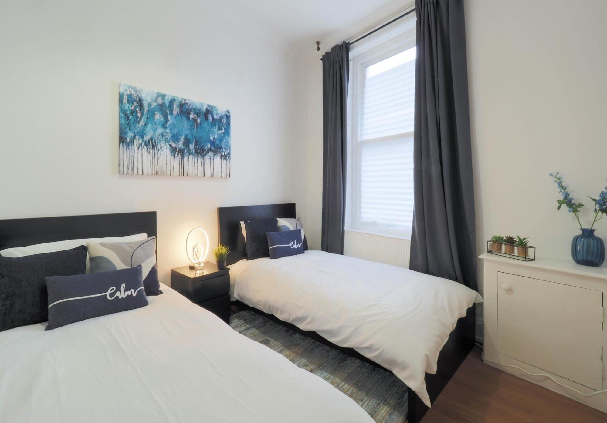 Leilighet F1 Cozy 2 Bed Flat Opposite Olympia Sleeps 5 People