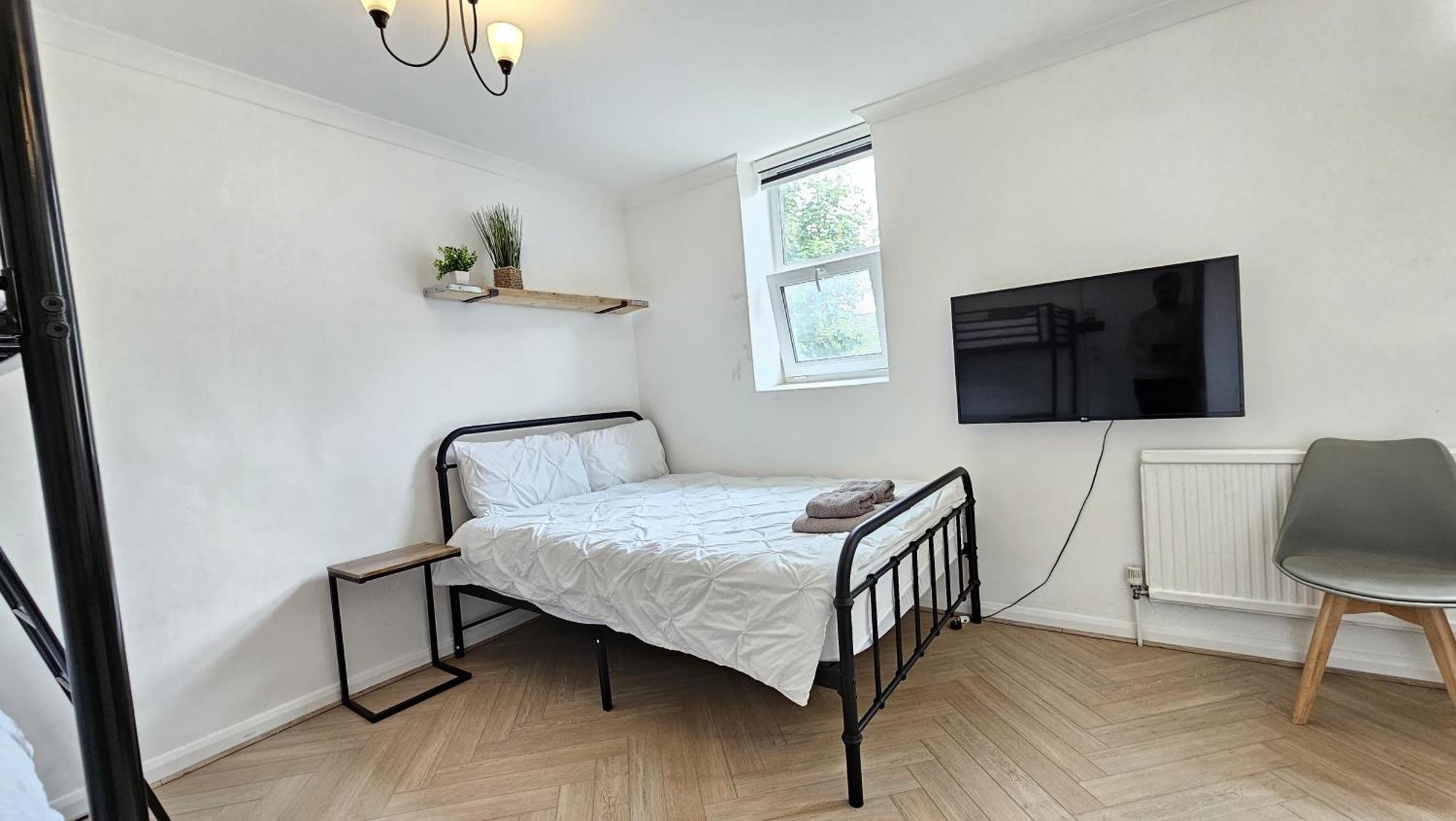 Apartment Newly Renovated & Ensuite Rooms! - Camberwell *