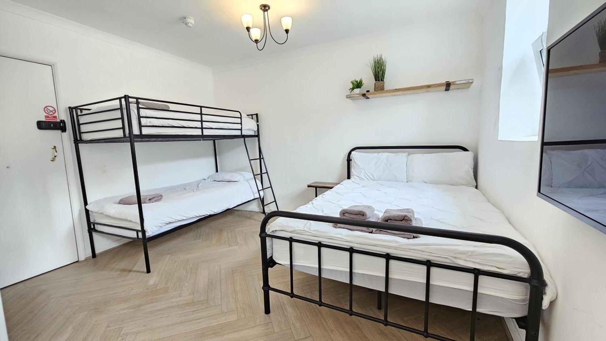 Newly Renovated & Ensuite Rooms! - Camberwell Apartment