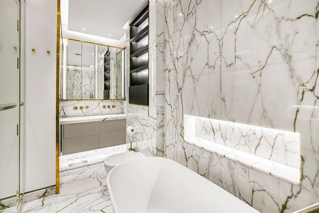 Ultra Luxury Holland Park * London