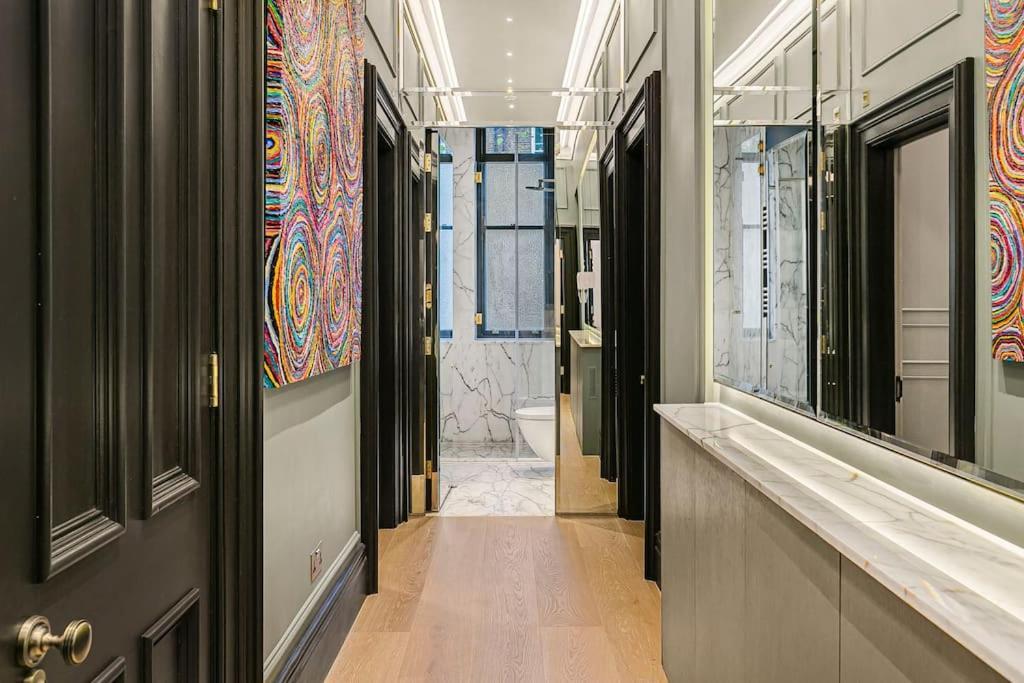 Ultra Luxury Holland Park * London