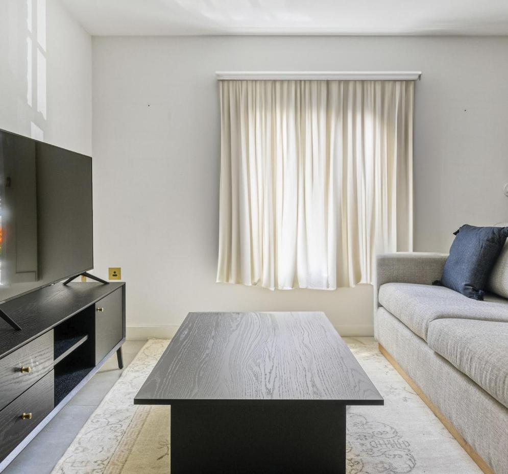 Chic 2 Bedrooms In Soho