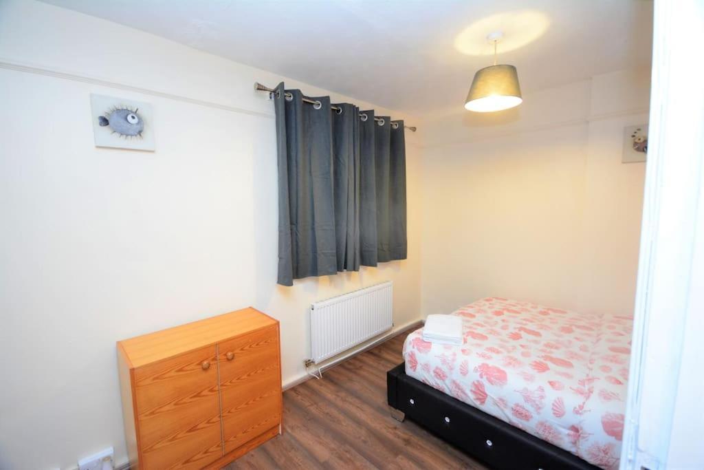 Holiday home Spacious 3 Bedroom House In Beckton *